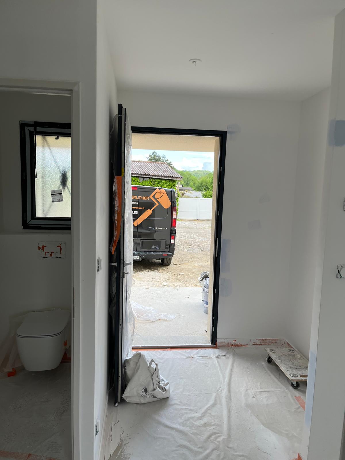 Stéphane Gauthier et sa fille ont rénové une maison neuve à Oytier-Saint-Oblas