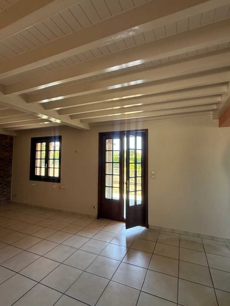 Rénovation d'un salon / salle à manger à Pont-Évêque, photo après travaux